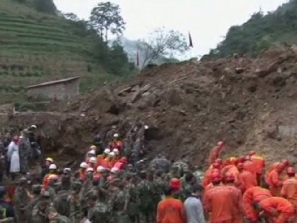Landslide rescue opperations continue