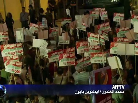 مئات الاتراك يتظاهرون في اسطنبول رفضا لحرب محتملة مع سوريا