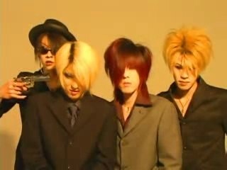 Due Le Quartz promo clip