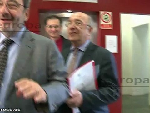 Almunia evita preguntas sobre rescate y Cataluña