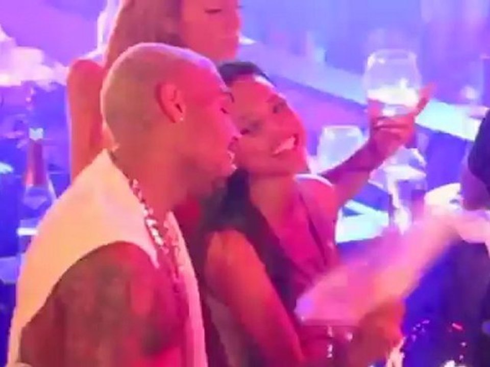 Chris Brown ist wieder zu haben