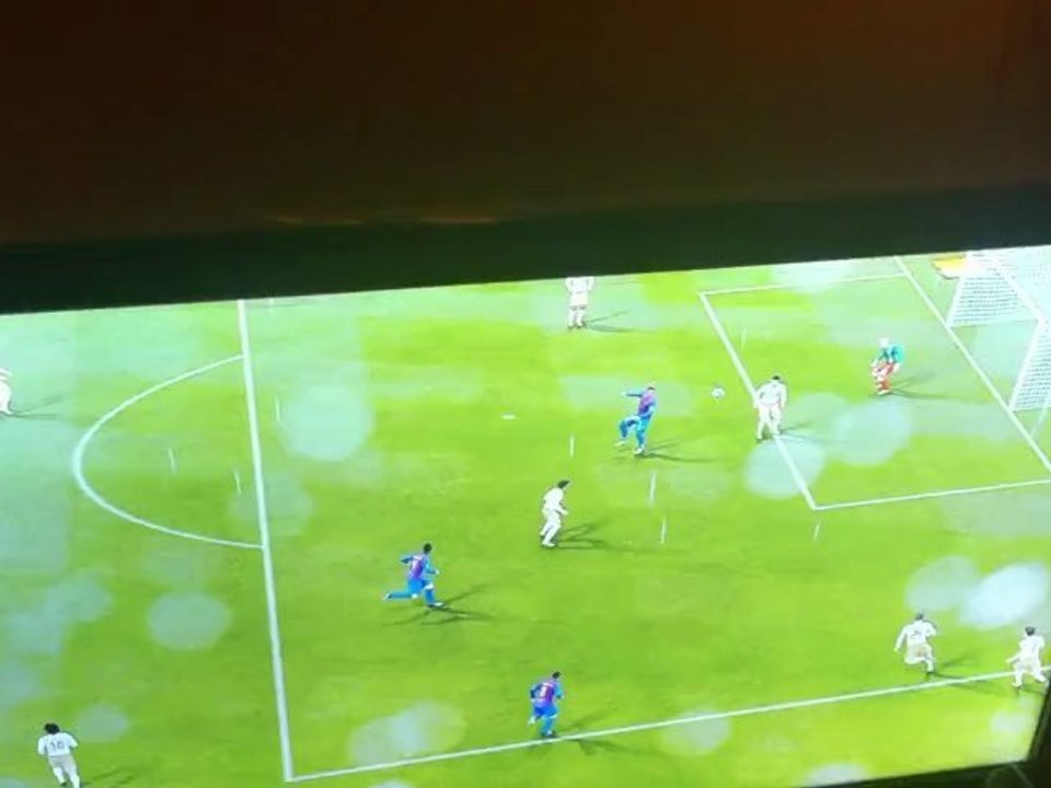 Retournée acrobatique avec Zlatan qui centre pour Christiano Ronaldo