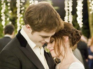 The Twilight Saga Breaking online watch www.hdmoviespool.com
