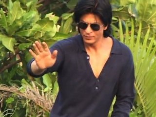 Shahrukh Khan  Demands An Orginal Script Instead Of South Remake? - Bollywood News [HD]