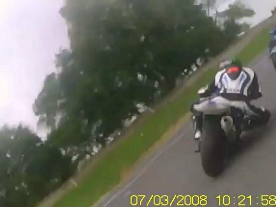 Carole en VF750F octobre 2012 session du matin