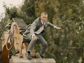 «Skyfall» film clip: Digger VS Train