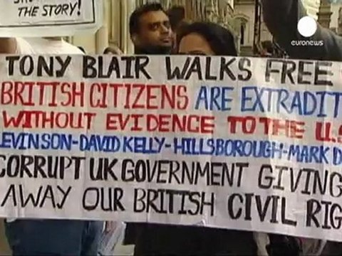 Extradition d'Abou Hamza : l'ancien imam radical est aux...