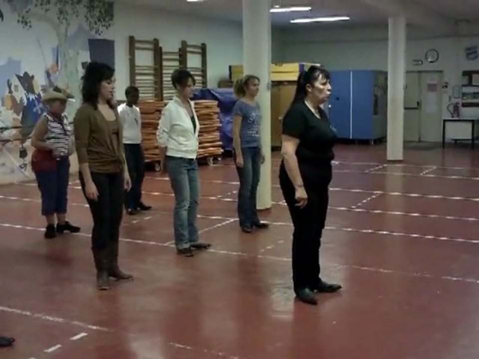 Redneck Woman  -  COWBOY  HAT  DANCERS