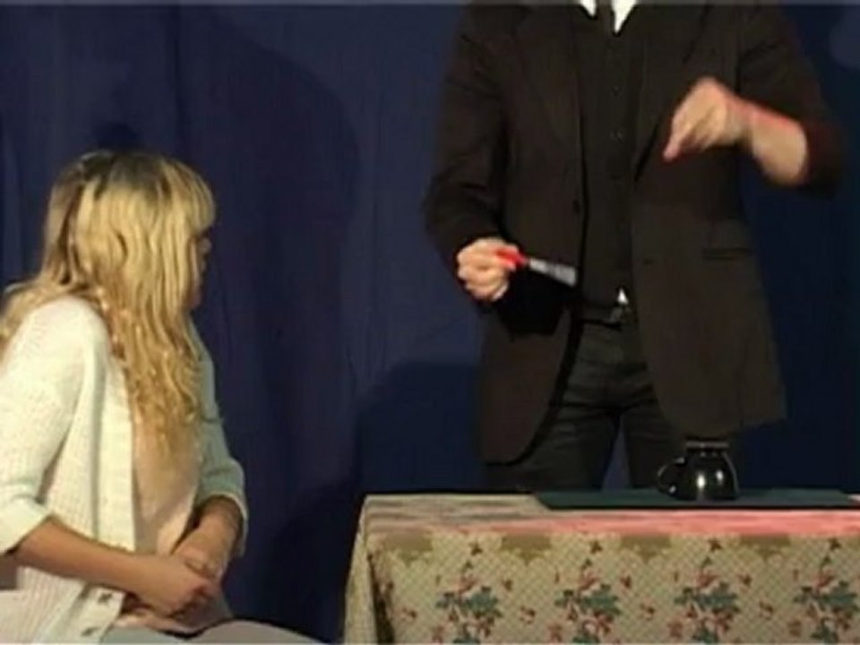 Sleeveless Sleeving by Johan Stahl (DVD) - Magic Trick