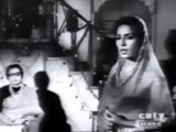 le aayee phir kahan pe-noor jahan