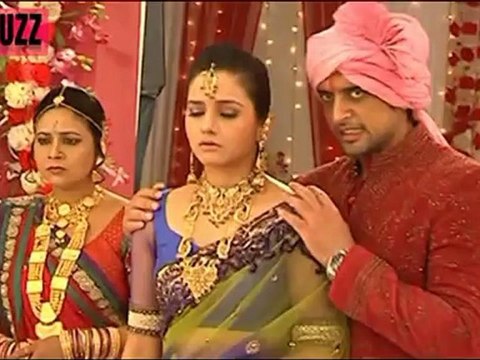 Arnav Khushi's BIG SURPRISE for Anjali & Shyam in Iss Pyar Ko Kya Naam Doon 5th October 2012
