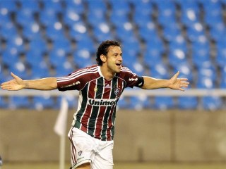 Le serial buteur Fred frappe encore !