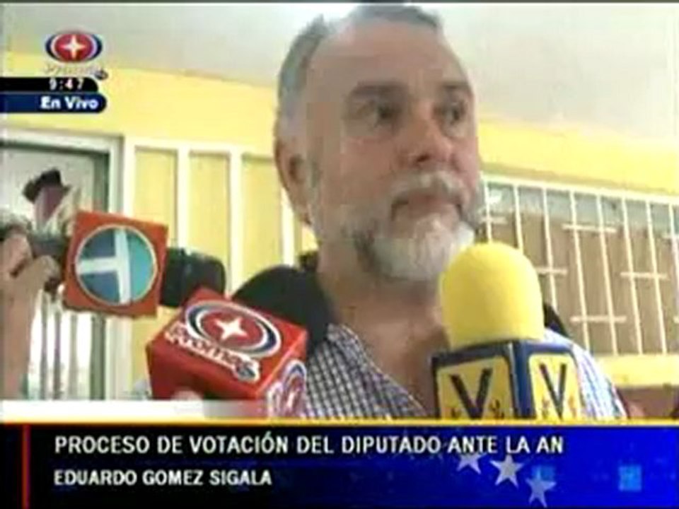 Diputado ante la AN Eduardo Gomez Sigala ejerce su derecho al sufragio