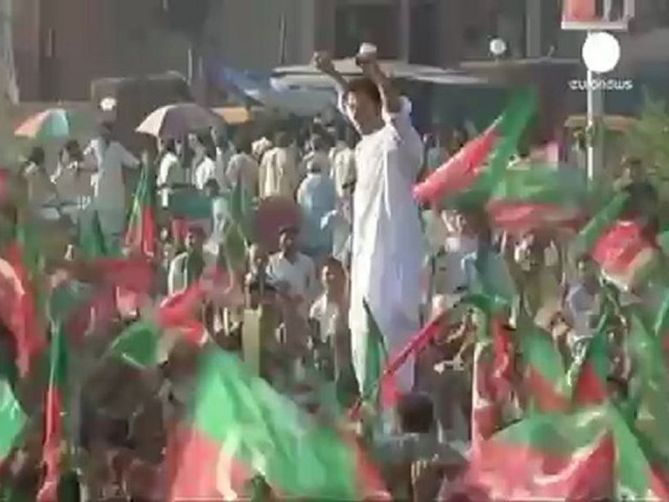 Pakistan, il convoglio di Khan ad un passo dall...