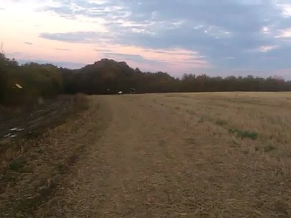 a écouter (éthan premier riide en plein champ)