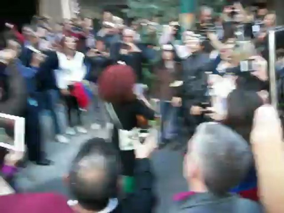 PAMELA CANTANDO EL ALMA LLANERA EN LA EMBAJADA DE VENEZUELA EN MÉXICO, 07-10 2012