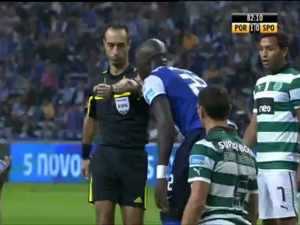 Il Porto stende lo Sporting e aggancia in testa il Benfica