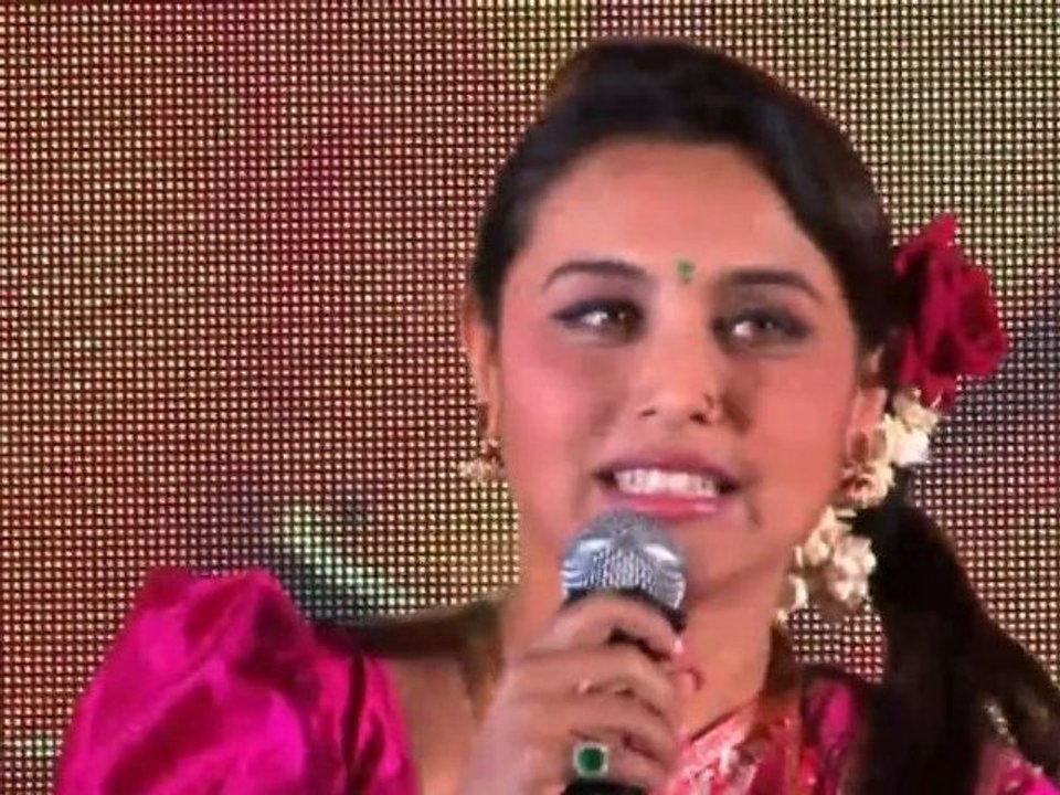 Rani Mukerji Faces Trouble While Promoting Aiyya In Lucknow - Bollywood Babes [HD]