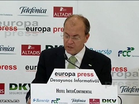 Monago reclama pacto de Estado con el PSOE