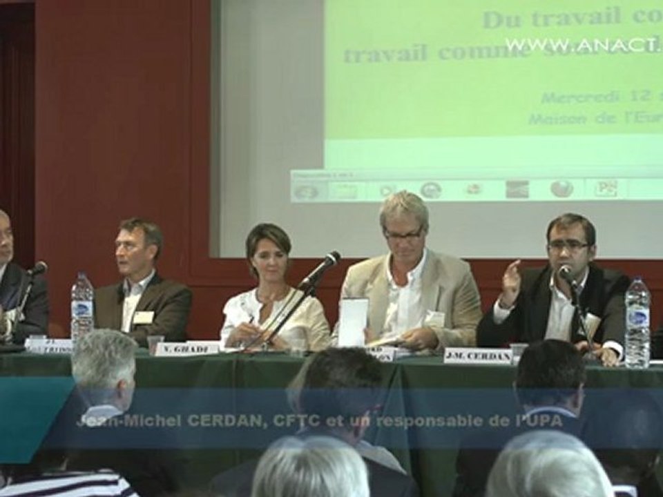 Echanges avec la salle lors de 2ème table-ronde