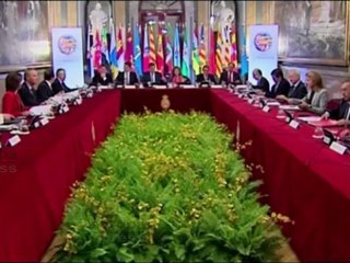 Monago aboga por dar "una manita" al Estado autonómico