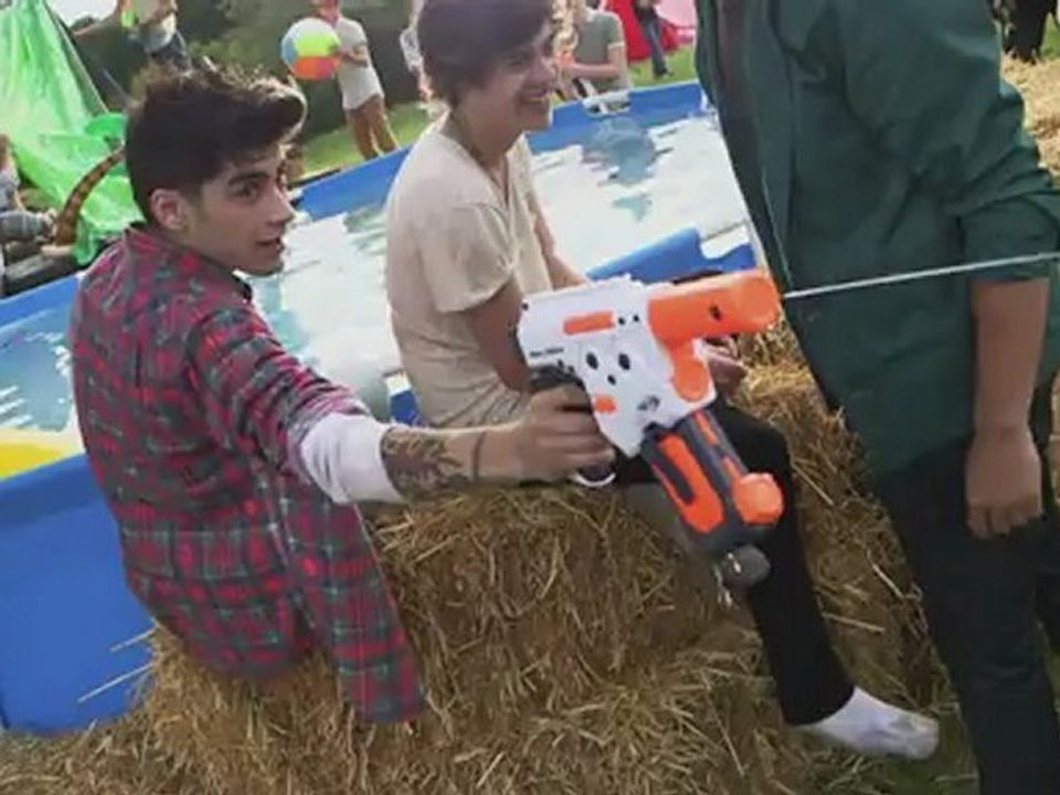 One Direction - Klip Çekimleri Sahne Arkası