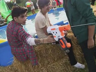 One Direction - Klip Çekimleri Sahne Arkası