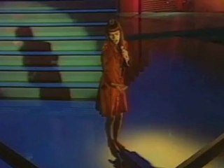 RoBERT - Elle se promène (1990 - TV promo)