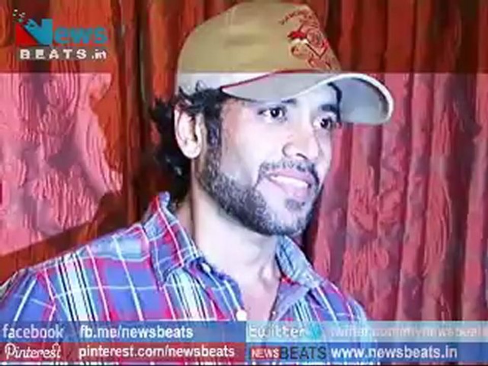 Tusshar Kapoor and Wajid as Guest at Sarosh Sami live in Concert