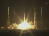 Falcon rocket launches with space station supplies