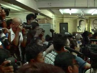 Birmanie: Suu Kyi dit avoir "le courage de devenir présidente"