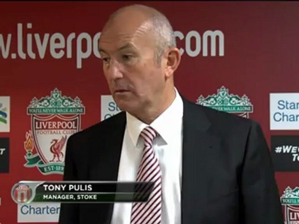 Stoke City - Pulis excédé par le double-plongeon de Suarez