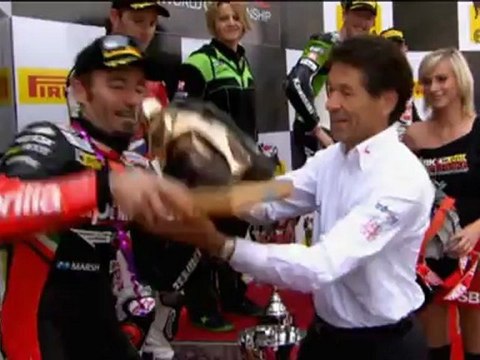 Biaggi se lleva el título en Superbikes