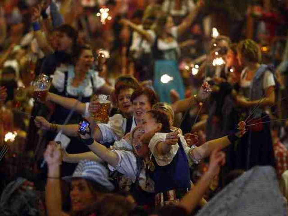 Annual Munich Oktoberfest Ends After 6 Million Visitors Drink Almost 7 Million Liters of Beer