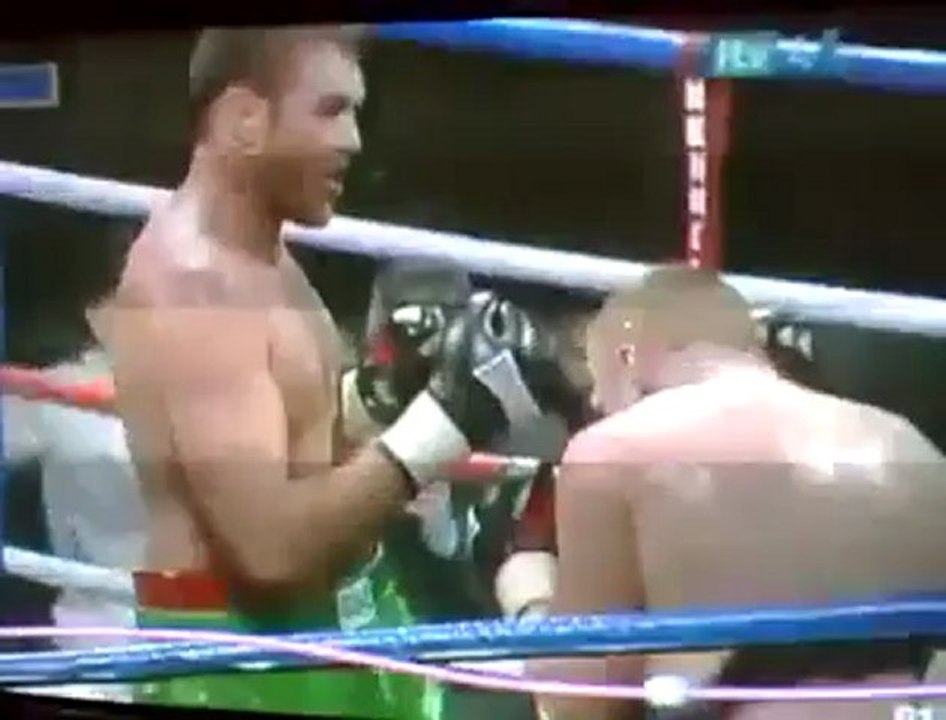 Kendini Nakavt Eden Boksör