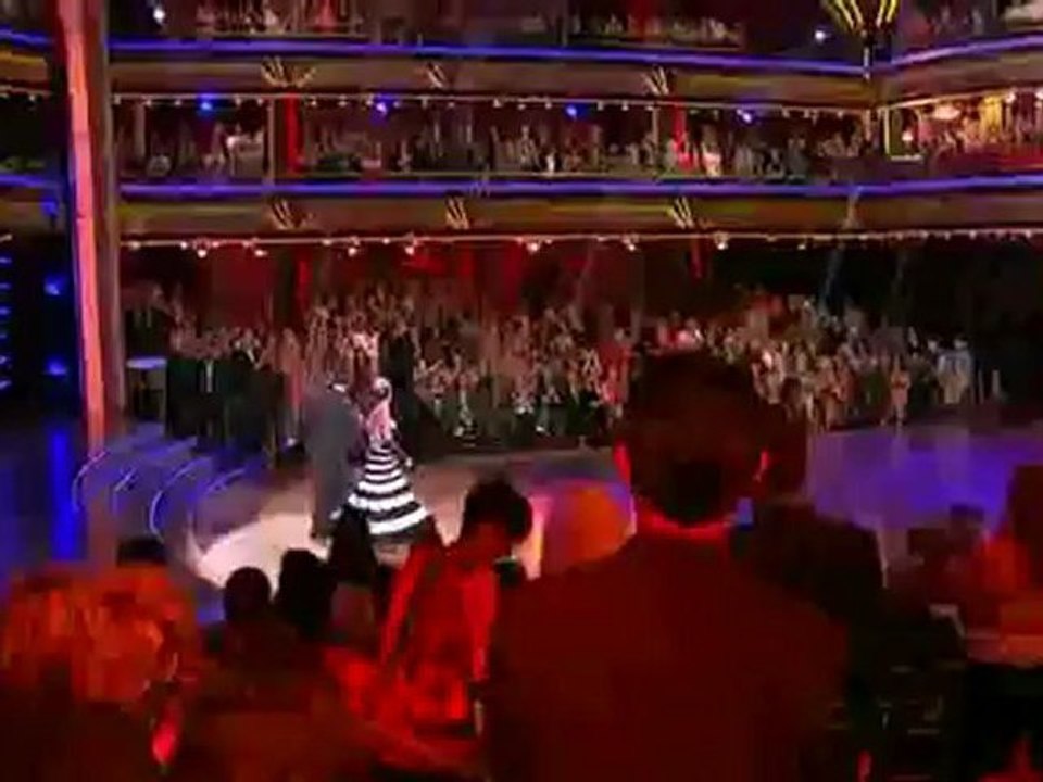 Helio Castroneves & Chelsie Hightower - Quickstep