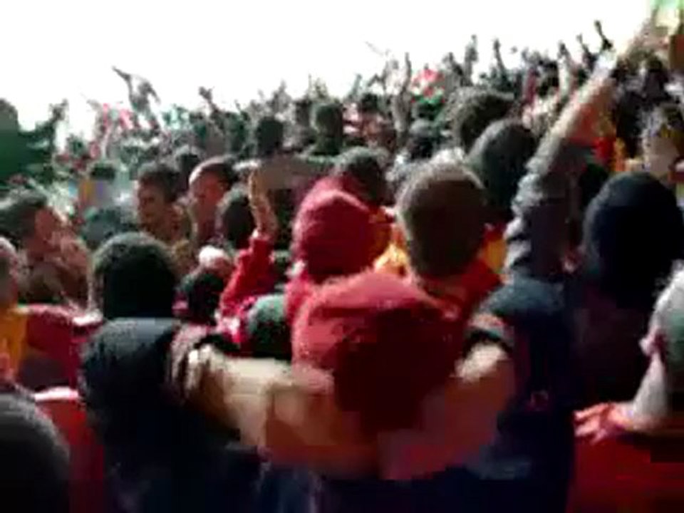 2008-2009 Galatasaray - Konyaspor  Gol Sevinci