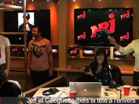 Jeff et Gueguette fixés la tête à l'envers Cauet sur NRJ