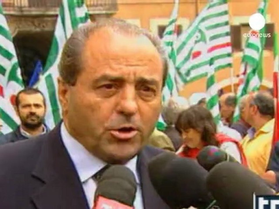 Berlusconi quashes comeback talk