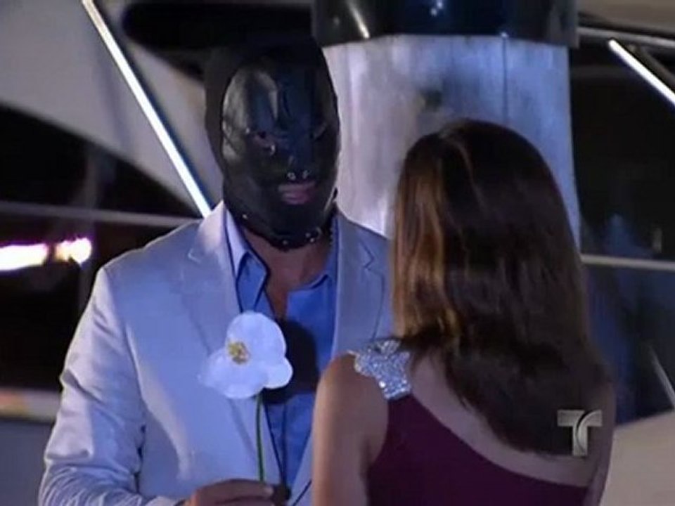 El Verdugo muestra su cara a Fabiola en Corazon Valiente