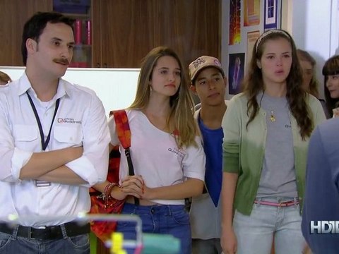 Ju fica chateada com a situação de Lia e Dinho