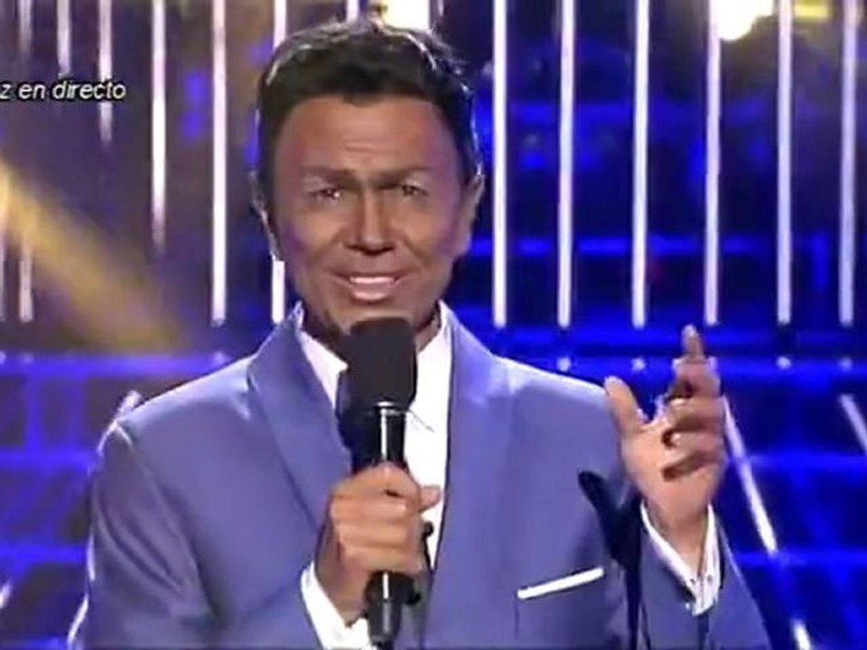 Santiago Segura imita a Nat King Cole, Tu Cara Me Suena