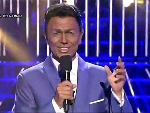 Santiago Segura imita a Nat King Cole, Tu Cara Me Suena