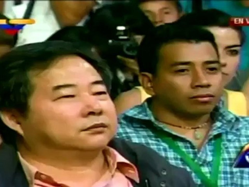 (Vídeo) Presidente Chávez ofrece rueda de prensa en Miraflores