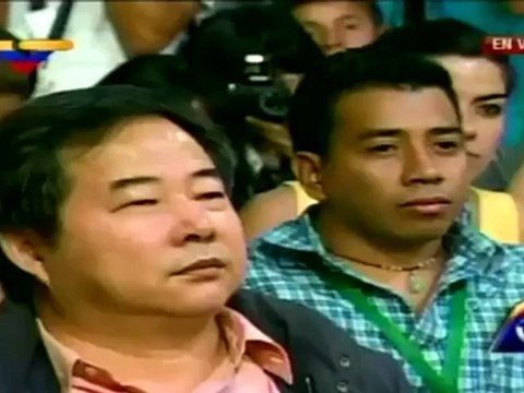 (Vídeo) Presidente Chávez ofrece rueda de prensa en Miraflores