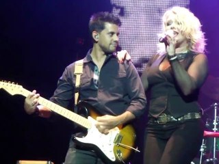 2012  KIM WILDE  - LIVE  PARIS Trianon - A Little Respect