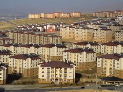 AA deprem konutlarını havadan görüntüledi