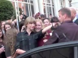 Download Video: Celebrity Bytes: Taylor Swift Won Ed Sheeran Over With Homemade Apple Pie