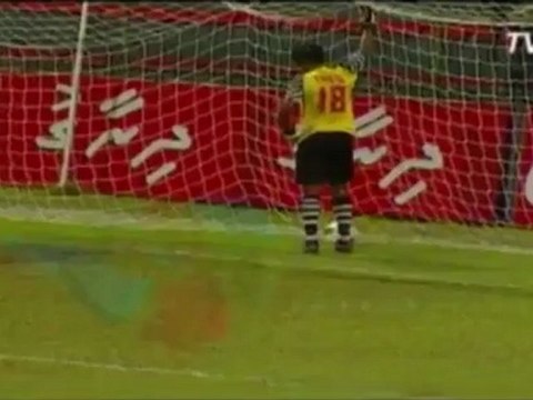 Quand un gardien marque grâce à une énorme boulette !