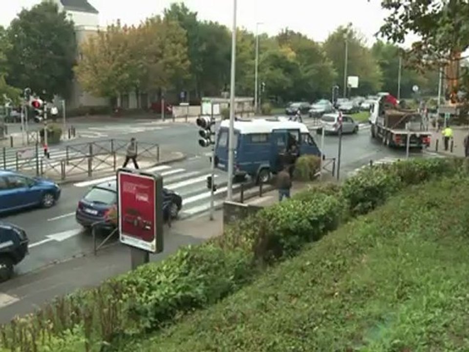 Police find bomb material in France extremist probe